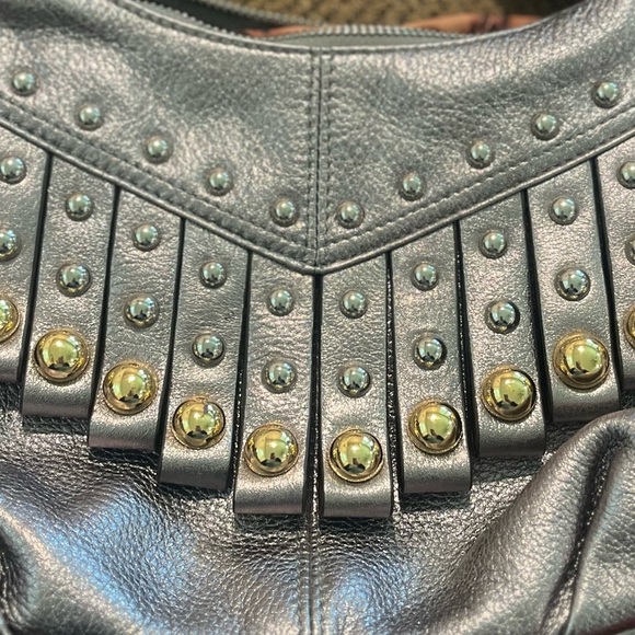 Like new B Makowski leather silver fringe shoulder hobo bag - Picture 4 of 5